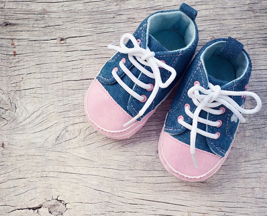 Первая обувь малыша Первая обувь малыша