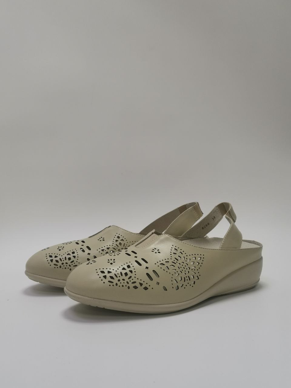 Босоножки женские цв.бежевый 8268 фото 3