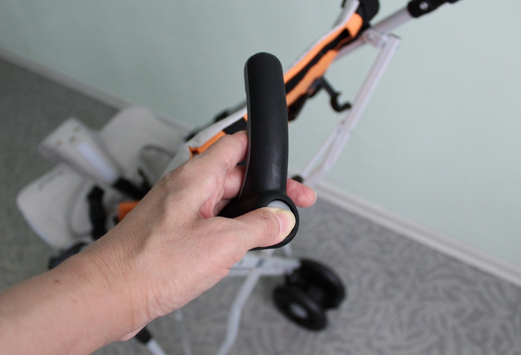 коляска пегас для детей с дцп_как изменить положение ручки (3).JPG