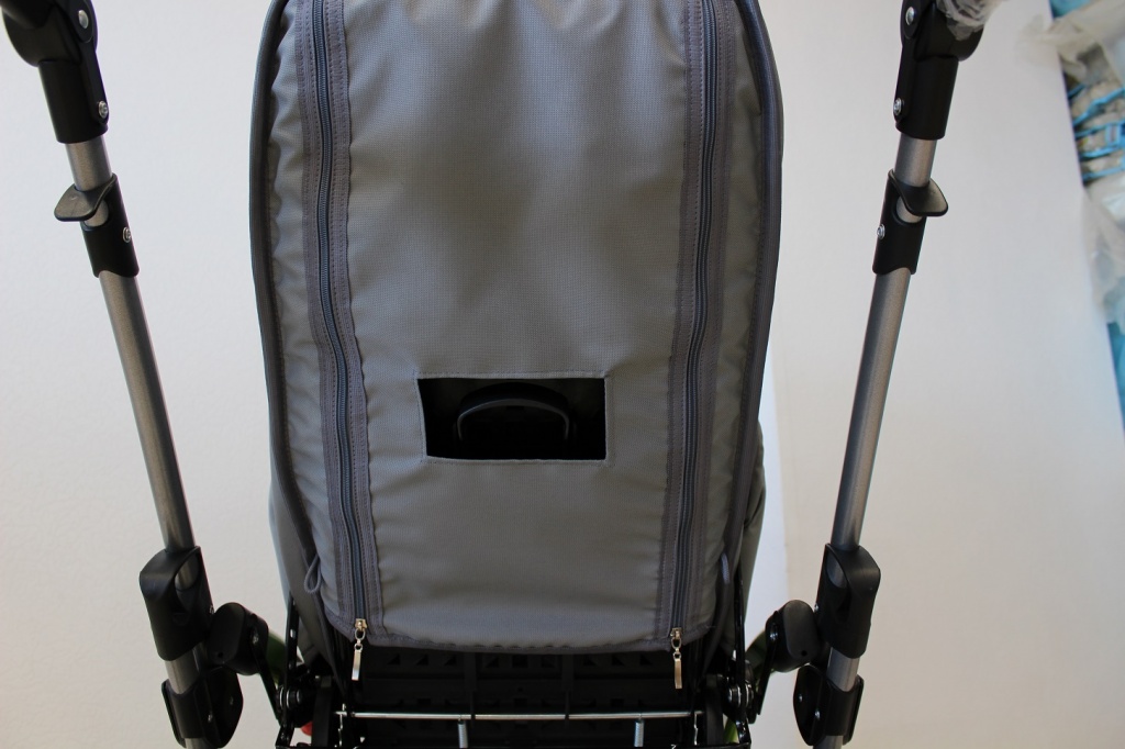 Коляска «Мева», что под чехлом