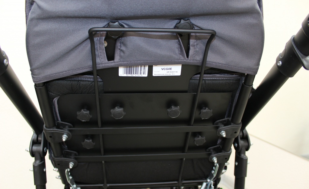 коляска Амбрелла джуниор_ручки регулировки ширины и высоты.JPG